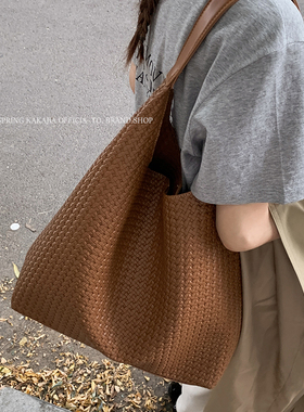 高级感编织包包女式2025新款秋冬潮复古托特包大容量单肩通勤包