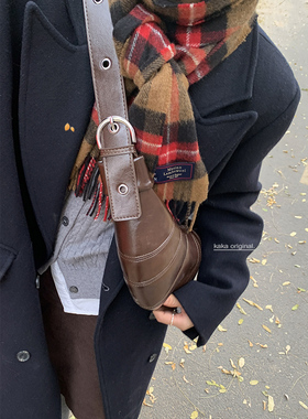 超复古牛角包包女秋冬2024新款潮时尚韩国马鞍包百搭斜挎包水饺包