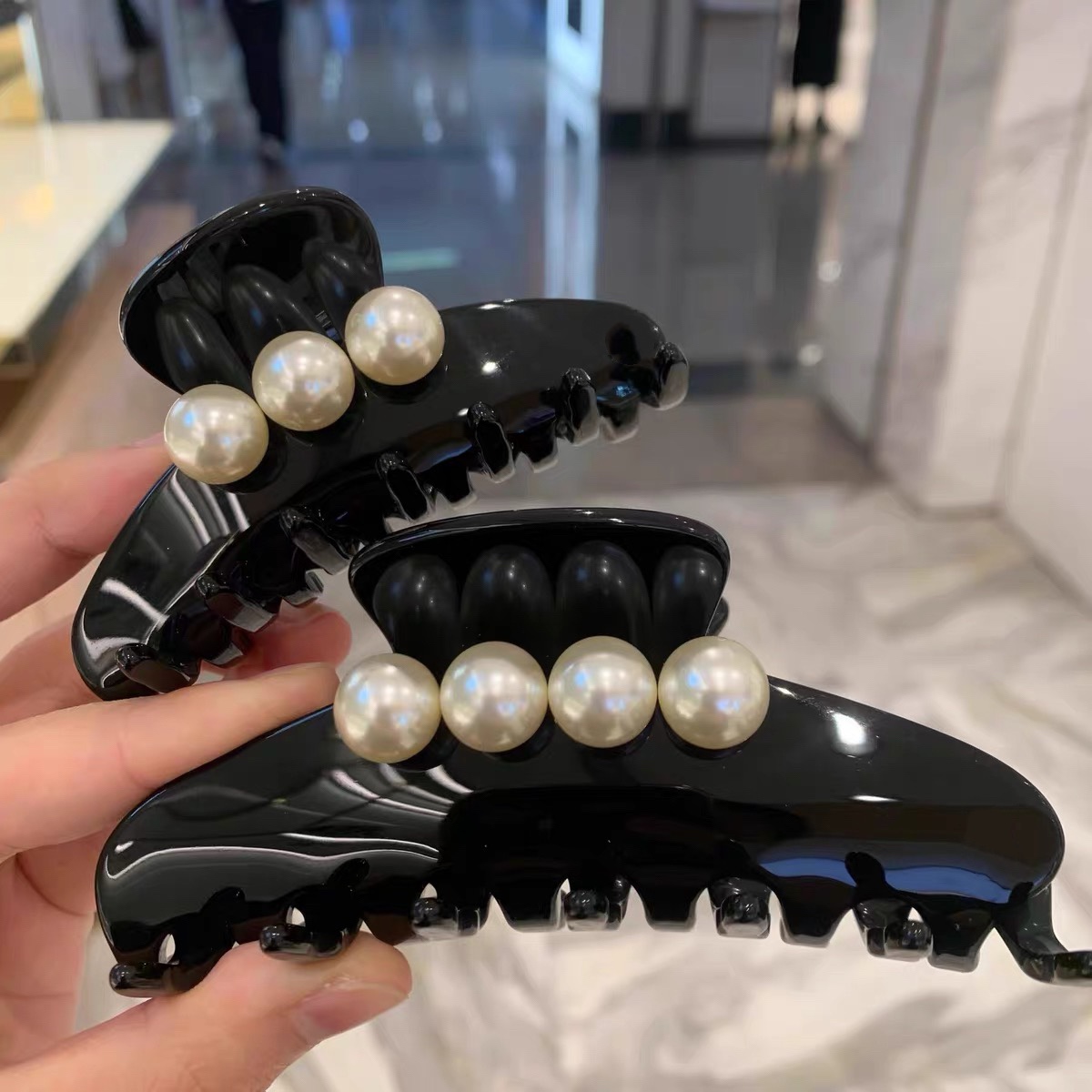 2025新款玉珠抓夹高级感鲨鱼夹女