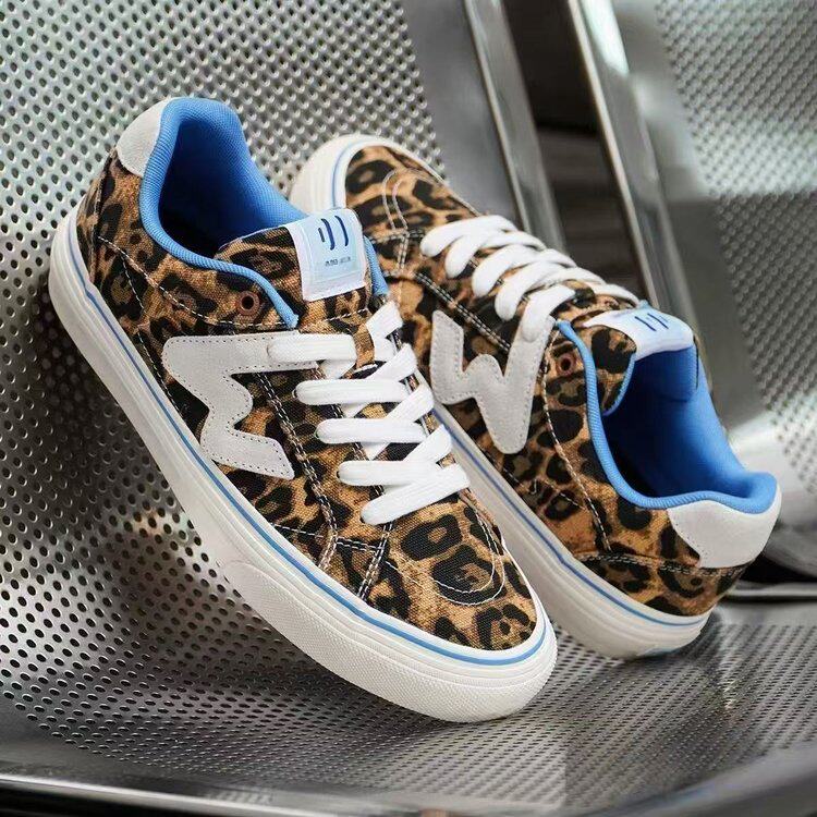 顽官方豹纹印花春季校园风W系列帆布拼接低帮男女国潮滑板鞋刻