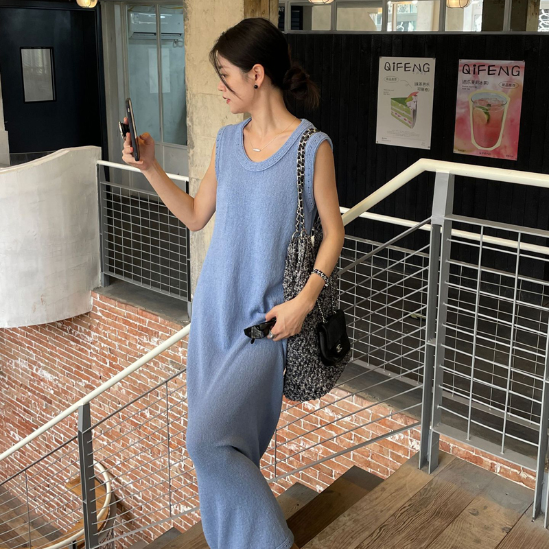 SOUL正品2025夏款极简气质通勤休闲无袖背心连衣裙女显瘦黑色长裙
