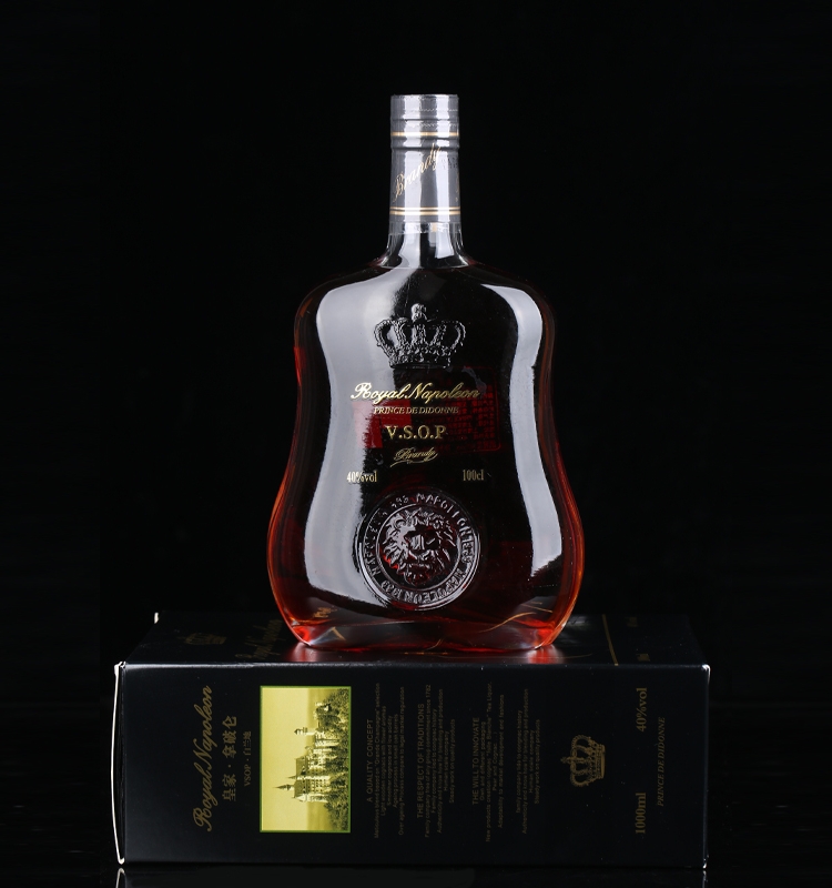 ·¨¹úÔÆ¿½ø¿Ú ÔÏÒØ°×À¼µØ»Ê¼ÒÄÃÆÆÂØVSOP Ñó¾ÆÕýÆ· Ô×°½ø¿Ú700ml
