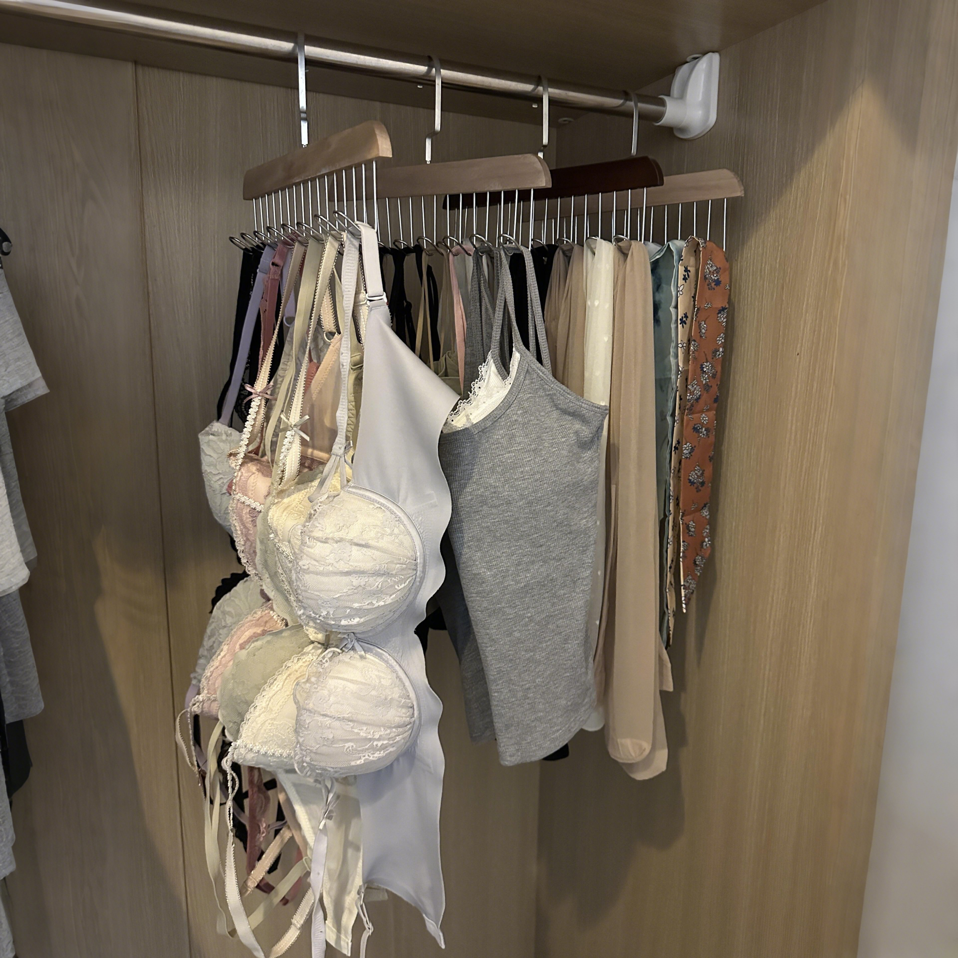 【家居好物】内衣内裤收纳神器吊带袜子短裤实木多功能家用无痕架