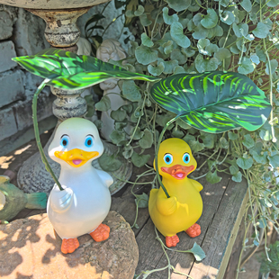 撑伞树叶小白鸭小黄鸭树脂摆件桌面阳台庭院户外造景装饰工艺品