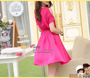 流苏腰带十分漂亮 露肩 圆领 外单 两侧有口袋 软缎连衣裙