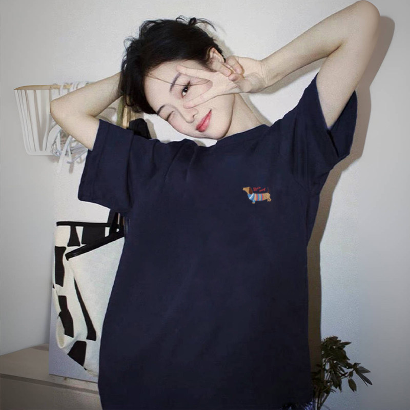 甜美风氛围感腊肠狗印花藏蓝色正肩短袖t恤女新款宽松纯棉上衣夏