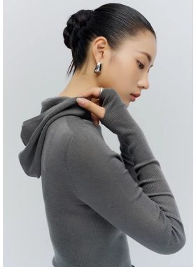 高级感灰色连帽针织衫女打底衫秋季外穿薄款毛衣卫衣内搭修身上衣