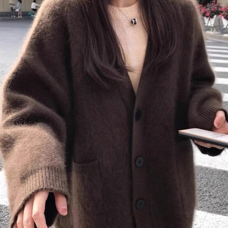 咖色v领仿貂绒毛衣外套女秋冬慵懒高级感复古宽松针织开衫上衣厚