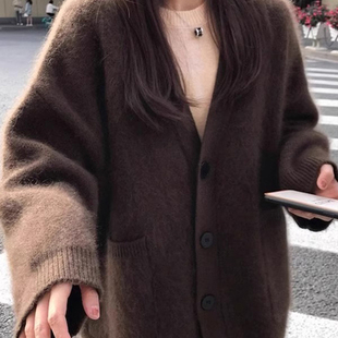 咖色v领仿貂绒毛衣外套女秋冬慵懒高级感复古宽松针织开衫上衣厚