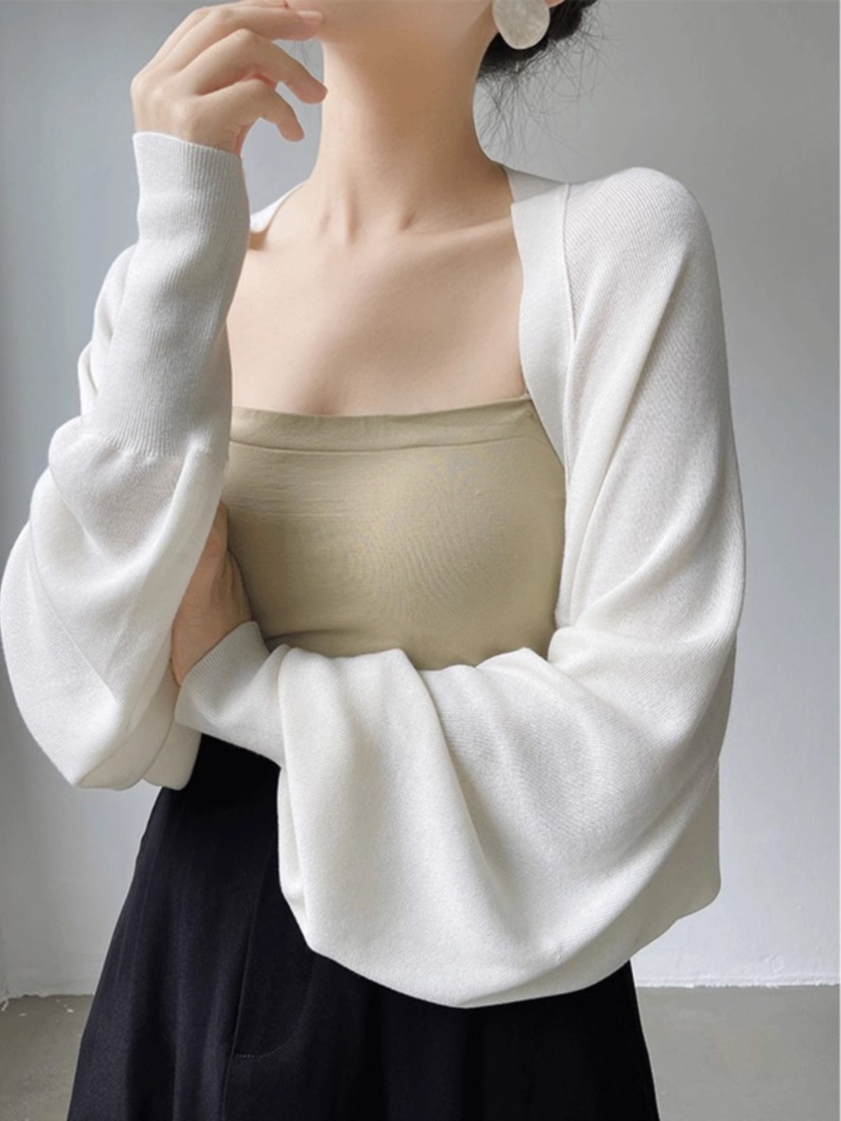 白色冰丝针织开衫防晒罩衫女夏季薄款外搭短款空调衫披肩外套上衣