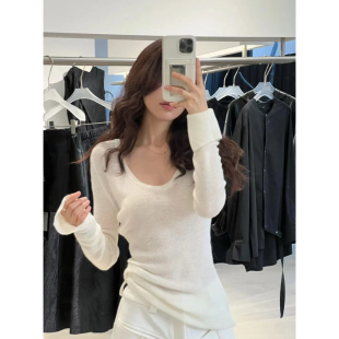 白色U领喇叭袖针织衫打底上衣秋季修身大领口羊毛内搭开叉长袖冬
