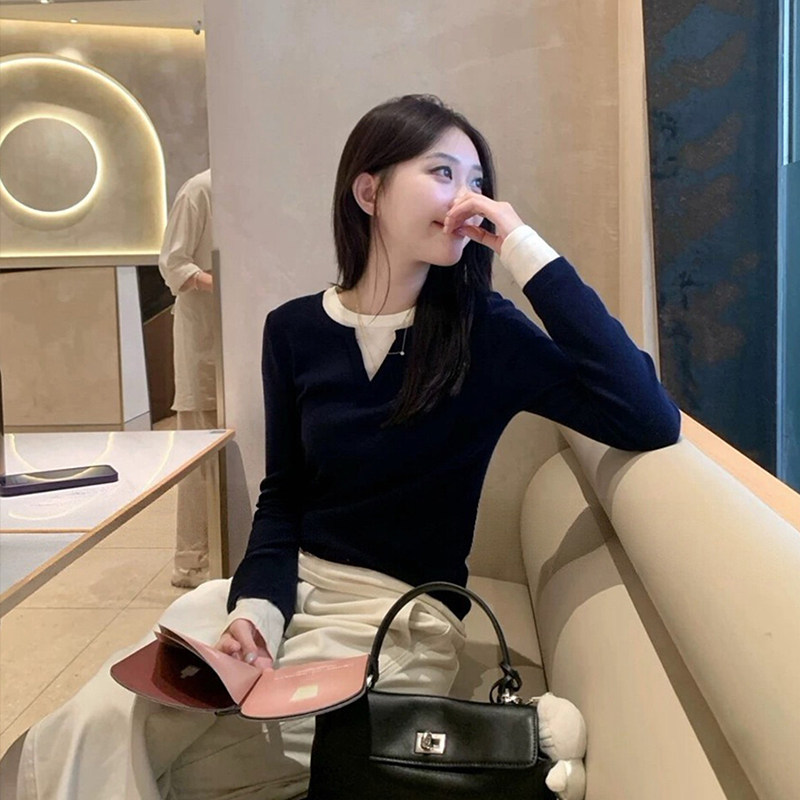 藏蓝色假两件v领针织衫女秋冬老钱风穿搭修身内搭打底衫毛衣上衣