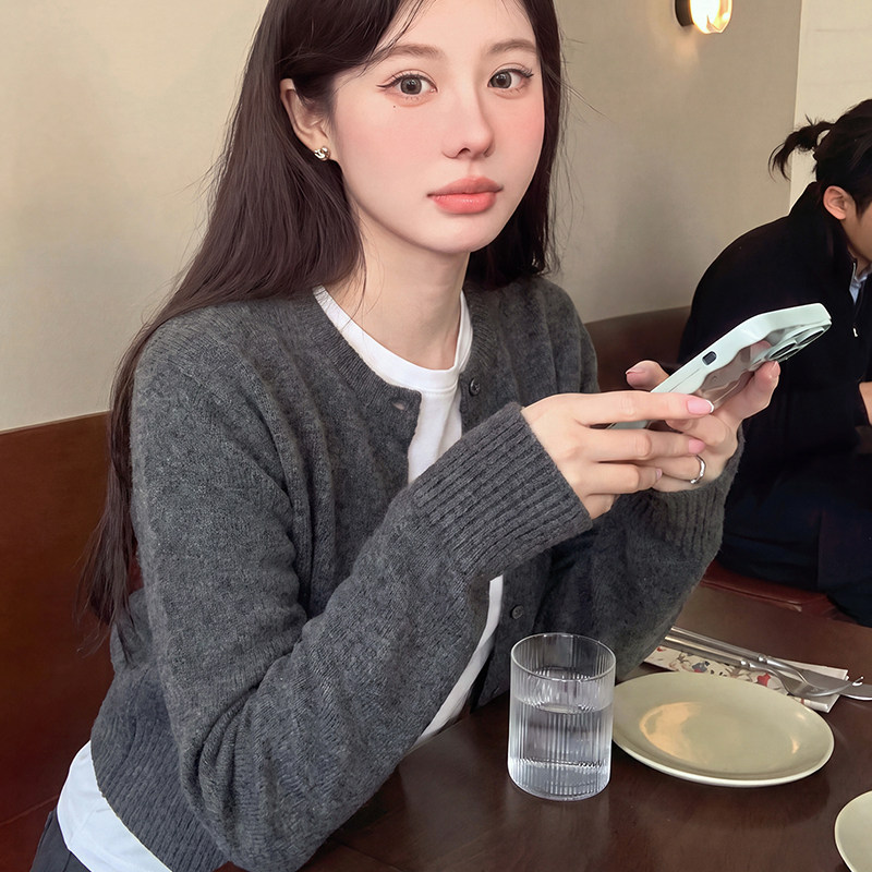miu系针织开衫修身短款毛衣外套