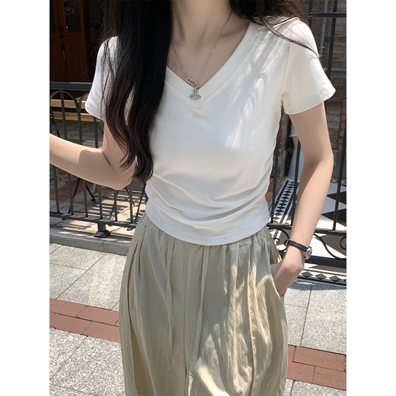 修身收腰白色正肩V领T恤女夏季甜辣妹短款设计感短袖纯棉体恤上衣