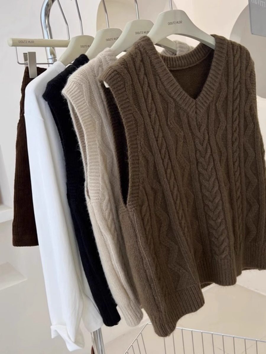 日系复古针织马甲背心女秋冬季V领无袖坎肩打底麻花毛衣内搭上衣