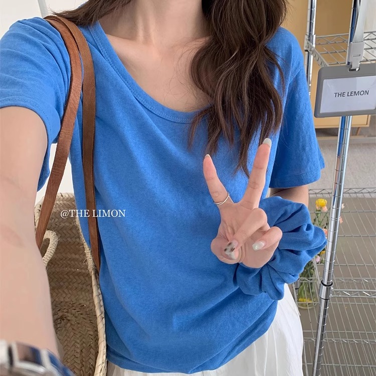 多巴胺蓝色大领口正肩短袖t恤女夏季穿搭韩系薄款宽松显瘦u领上衣