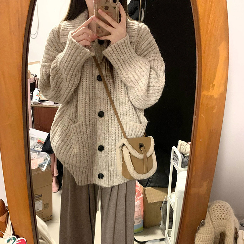 松弛感杏色高领毛衣外套女秋冬韩系慵懒风宽松翻领针织开衫上衣厚