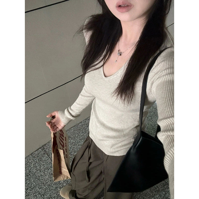 温柔风修身V领针织打底衫女2025秋季韩系长袖薄毛衣内搭显瘦上衣