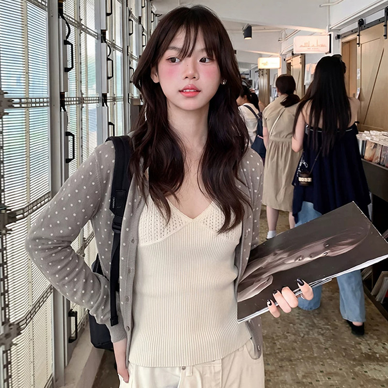 韩系甜美风波点针织开衫修身短款