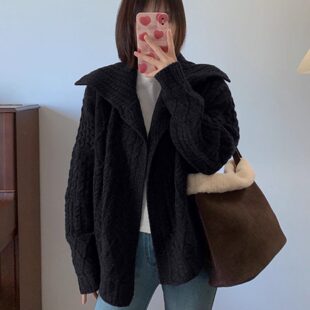 老钱风黑色大翻领麻花毛衣外套女秋冬高级感宽松加厚针织开衫上衣