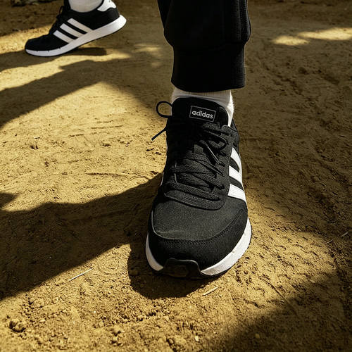 adidas/阿迪达斯2026新款男舒适复古运动鞋轻便休闲跑步鞋 JS3021