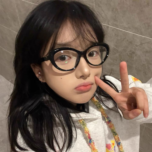 黑框粗边椭圆防蓝光近视眼镜女
