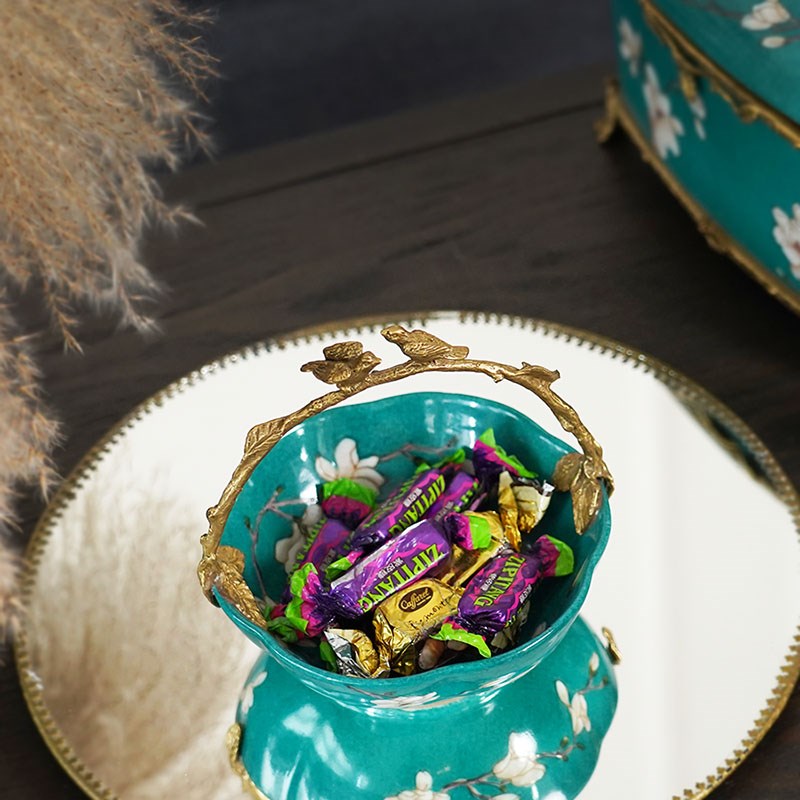 优选欧式c陶瓷彩绘花卉黄铜小鸟提手客厅装饰果盘奢华铜配瓷糖果