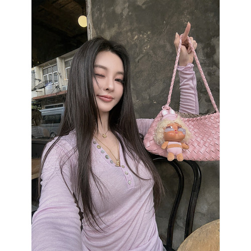 设计师款贝壳扣v领褶皱收腰上衣