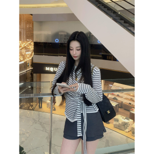 「南法条纹序」不对称系带绵羊毛混纺条纹针织上衣 徐琳