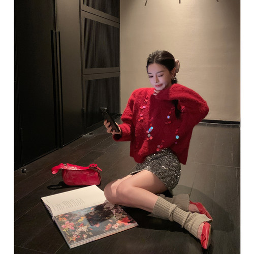 MINI STUDIO徐琳「亮片樽红」节日氛围感复古宽松针织套头毛衣
