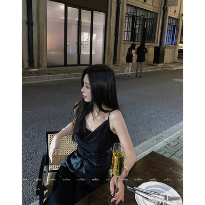 徐琳mini蕾丝拼接天鹅绒吊带裙