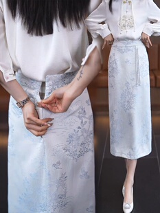 新中式 高腰显瘦a字包臀裙刺绣缎面半裙 国风半身裙女春夏2024夏季