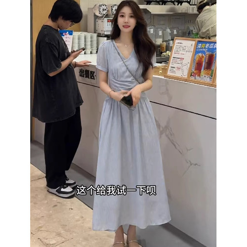 法式温柔风V领短袖显瘦连衣裙女