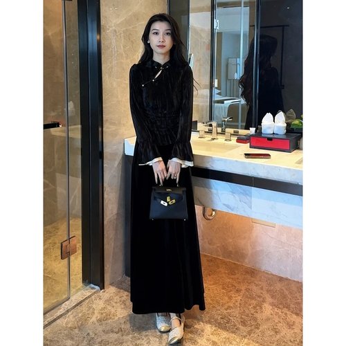 2025早春新款国风新中式休闲套装女气质盘扣上衣半身裙显瘦两件套