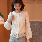 圆领花朵蕾丝衬衫 女2025年春季 新款 法式 减龄洋气珍珠扣长袖 上衣