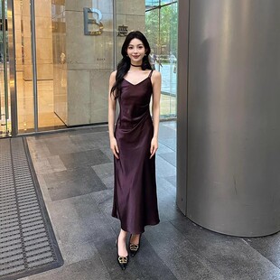 吊带连衣裙女2025夏季新款法式轻奢高级设计感气质过膝A字长裙子