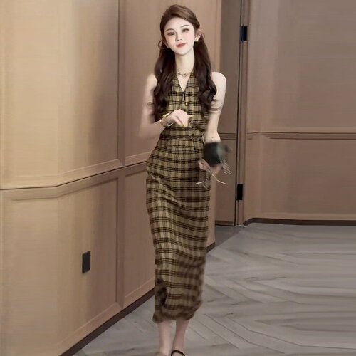 法式高级感复古格子两件套女挂脖纯欲修身百搭显瘦上档次气质套装