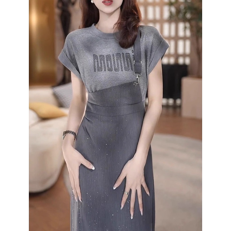 假两件撞色拼接短袖连衣裙女2025夏季新款气质设计感收腰显瘦长裙