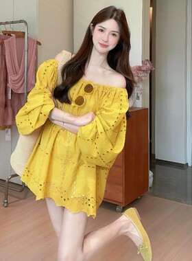 法式镂空一字肩蕾丝黄色长袖衬衫女2026早春穿搭茶里茶气别致上衣