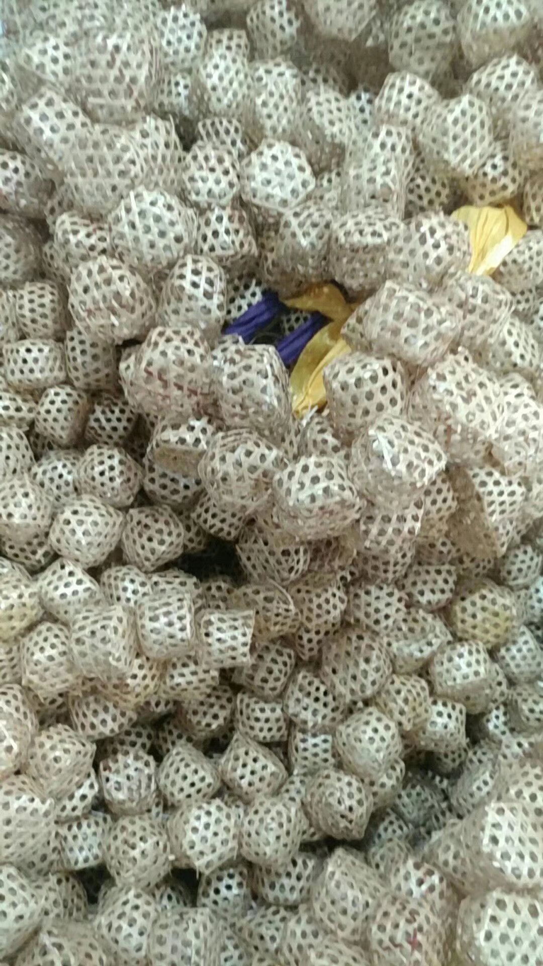 草编笼子 蝈蝈笼 高粱杆子笼 竹子皮笼子 蚂蚱笼