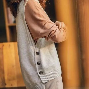 Three Button Women Style Vest Hem Knitted College Sweater
