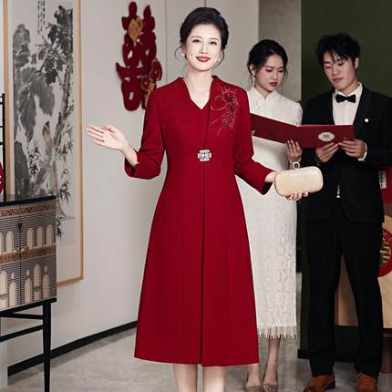 秋冬高端喜婆婆婚宴套装裙结婚妈妈礼服喜庆本命年中长款外套大衣