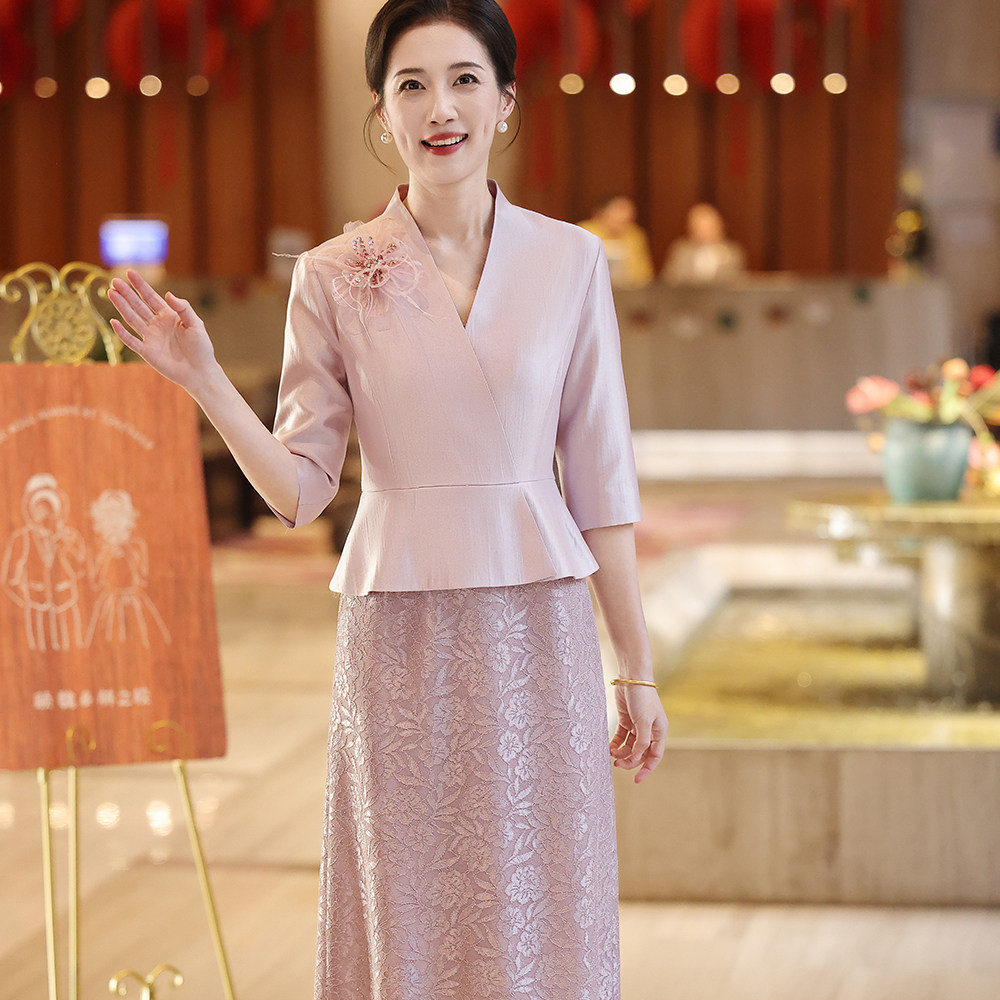 显年轻喜婆婆婚宴装婚礼妈妈礼服
