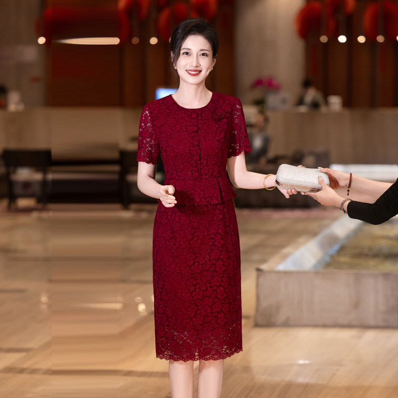 优雅红色蕾丝短袖婚礼礼服