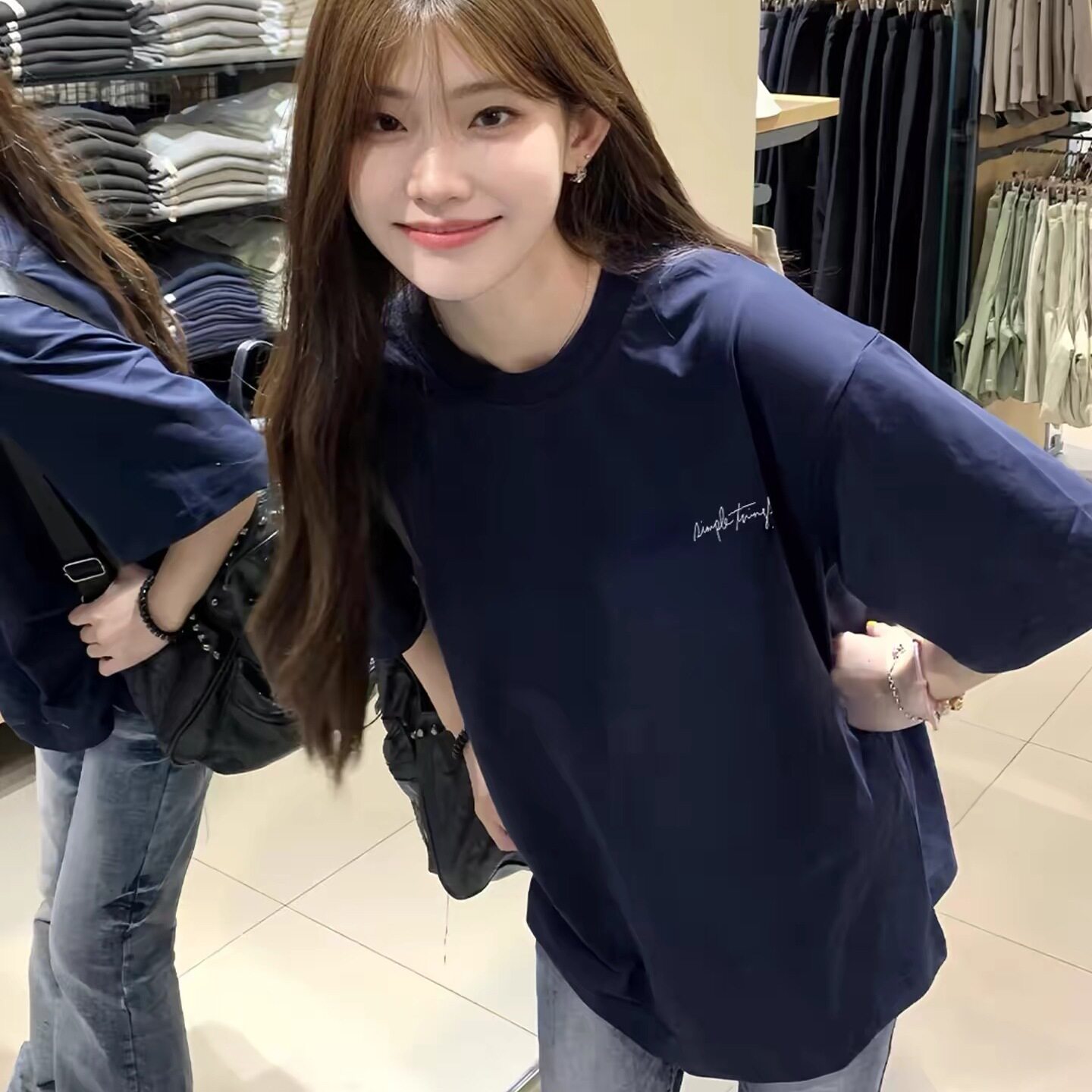 美式藏青色纯棉短袖t恤女图片