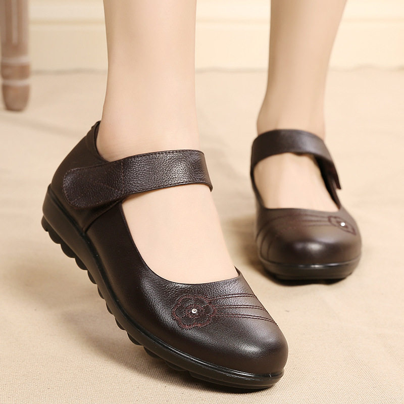 妈妈单鞋女中老年浅口妈妈鞋防滑平底真皮软底老人鞋女大码奶奶,女鞋,老爹鞋,淘宝优惠券,粉丝福利购,淘宝优惠卷