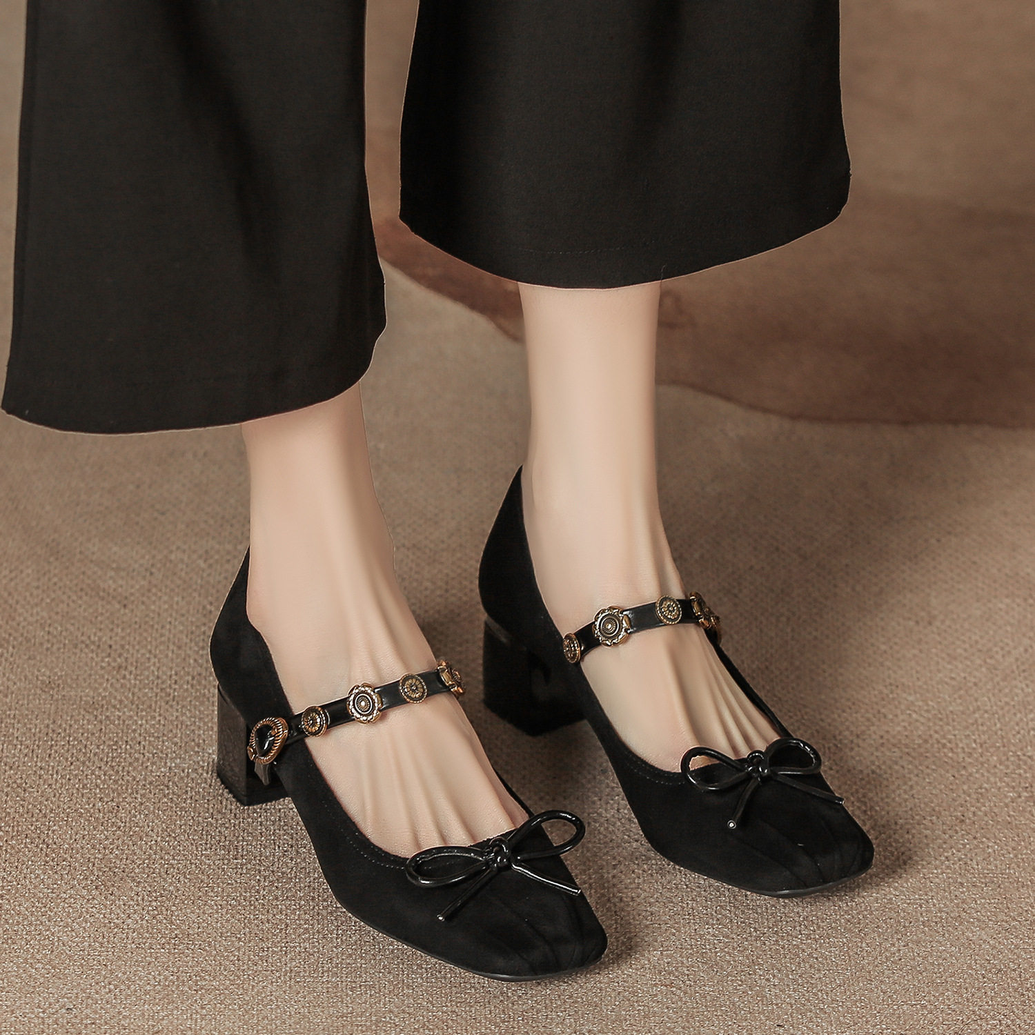 新款蝴蝶结一字带玛丽珍黑色高跟鞋粗跟气质浅口绒面百搭单鞋女