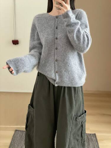 欧洲站2026秋冬新款山羊绒拉绒外套轻奢温柔高档圆领针织开衫毛衣