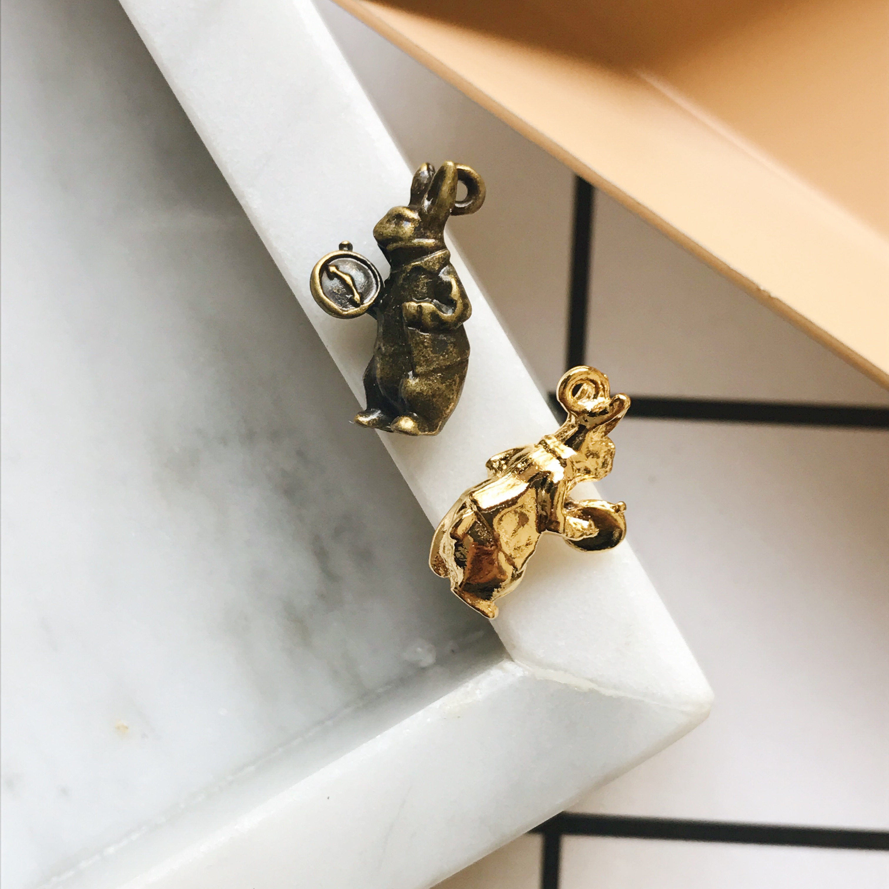 爱丽丝银色挂件吊坠怀表