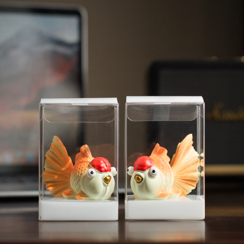 鸿运当头金鱼招财摆件办公室工位桌面改造神器工艺品装饰生日礼物